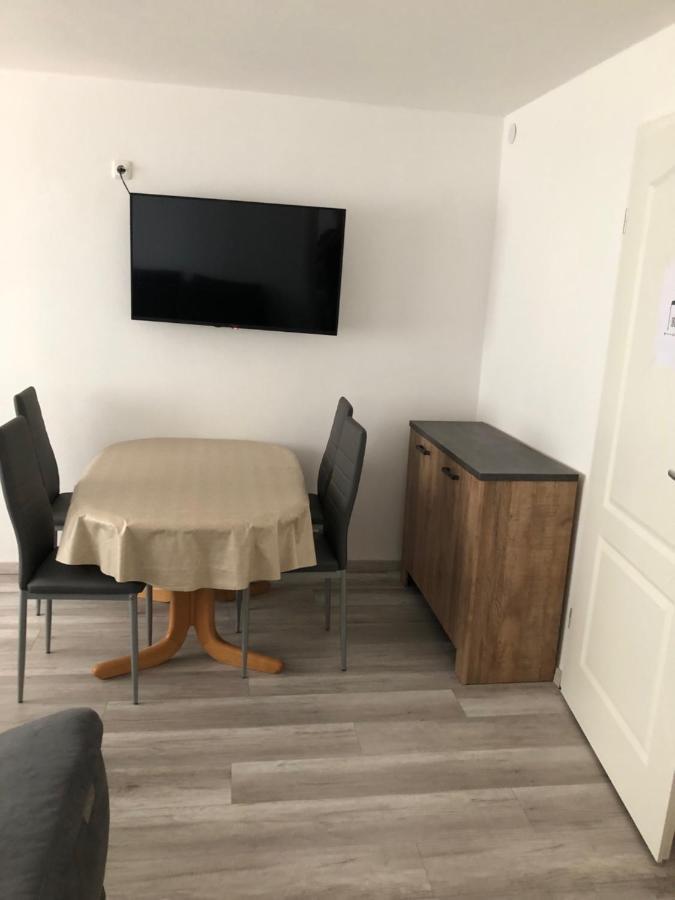 מארקטאוברדורף Ferienwohnung Erna מראה חיצוני תמונה